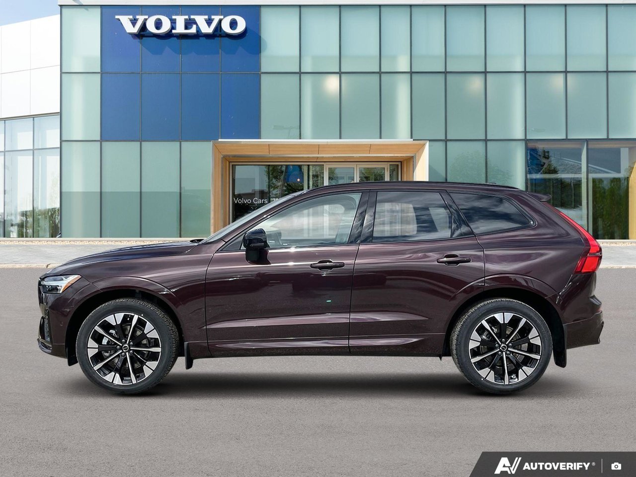2026 Volvo XC60 Ultra Dark Theme-2