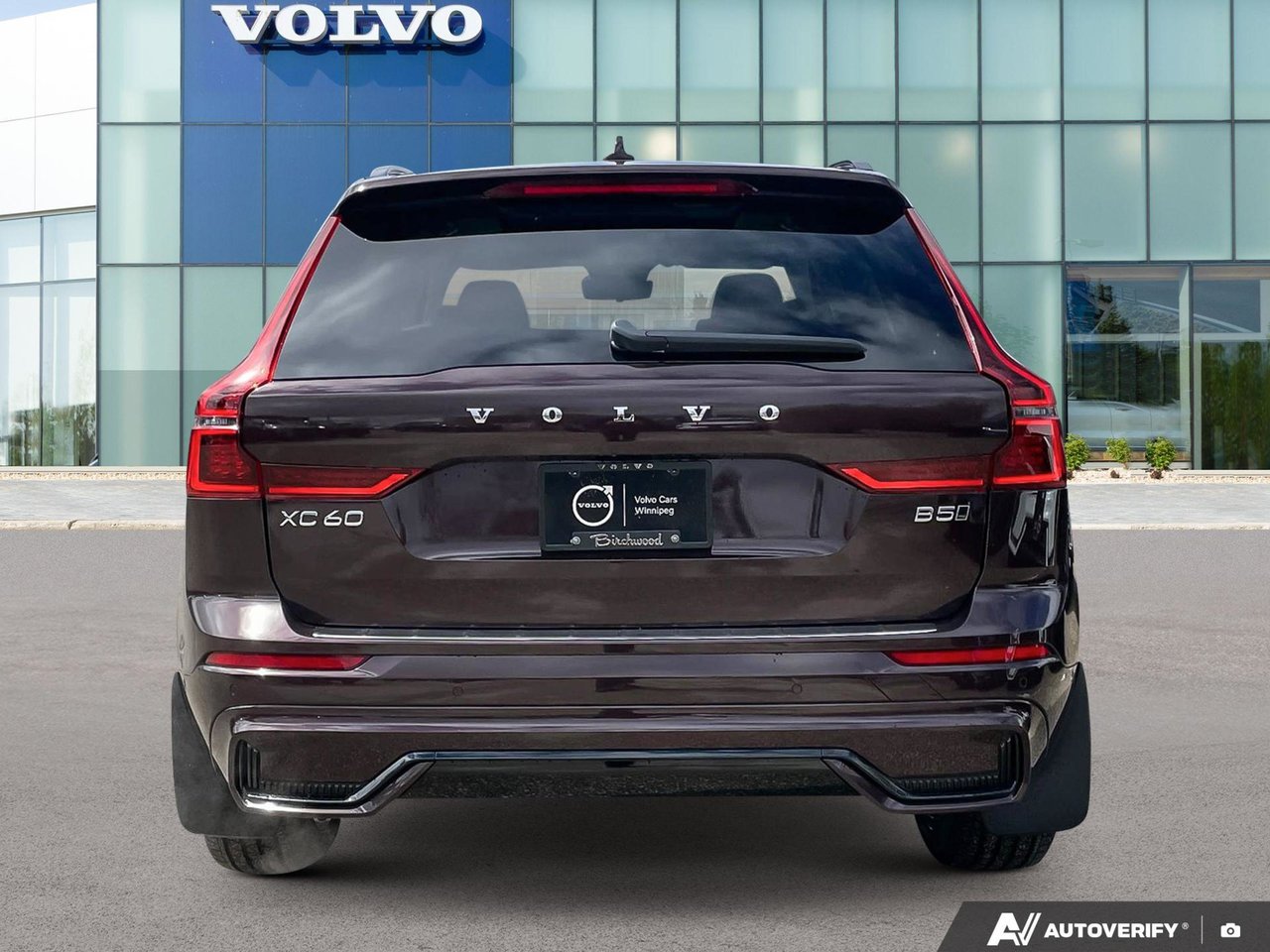 2026 Volvo XC60 Ultra Dark Theme-4