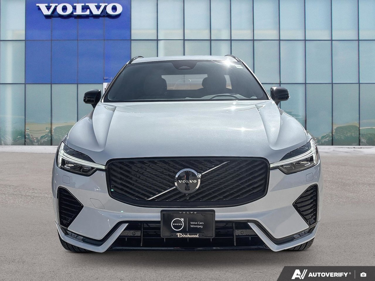 2026 Volvo XC60 Plus Dark Theme-4