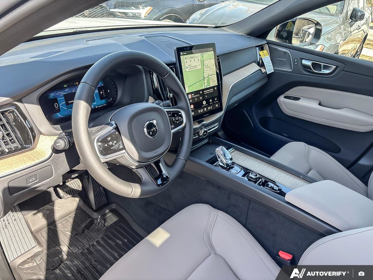 2026 Volvo XC60 Plus Dark Theme-12