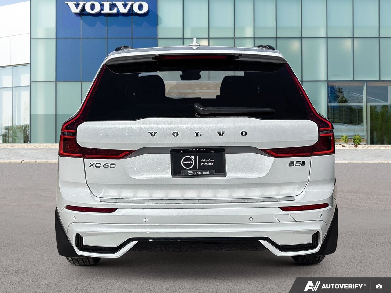2026 Volvo XC60 Plus Dark Theme-4
