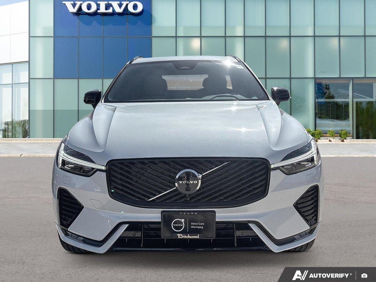 2026 Volvo XC60 Plus Dark Theme-5
