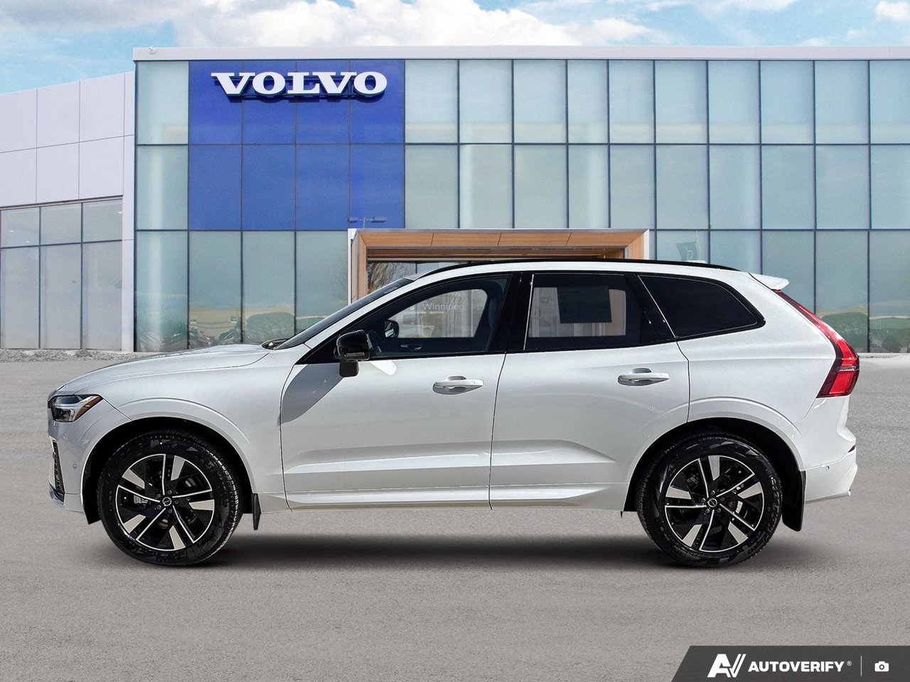 2026 Volvo XC60 Plus Dark Theme-1