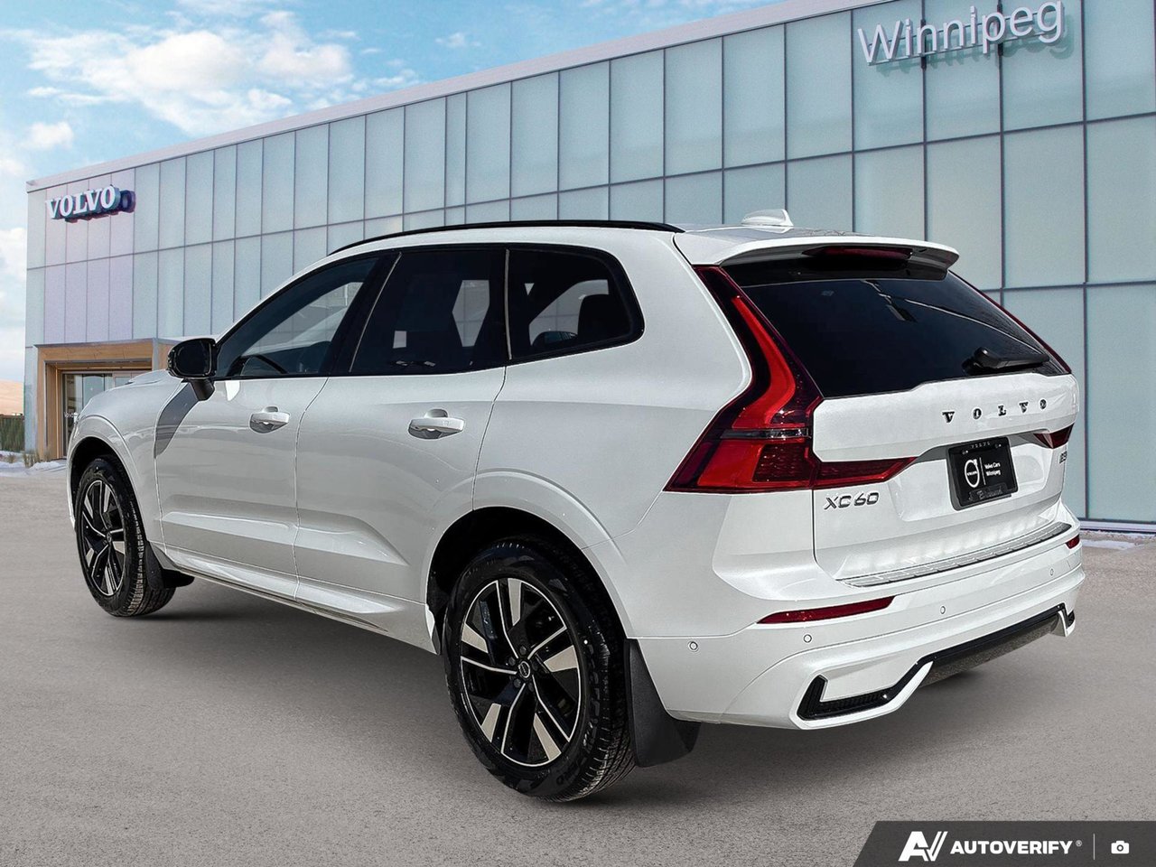 2026 Volvo XC60 Plus Dark Theme-2