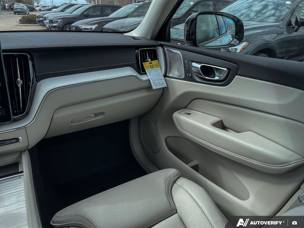 2026 Volvo XC60 Ultra Dark Theme-24