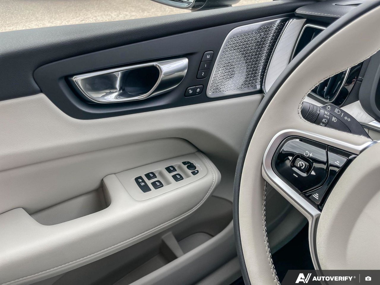 2026 Volvo XC60 Ultra Dark Theme-16