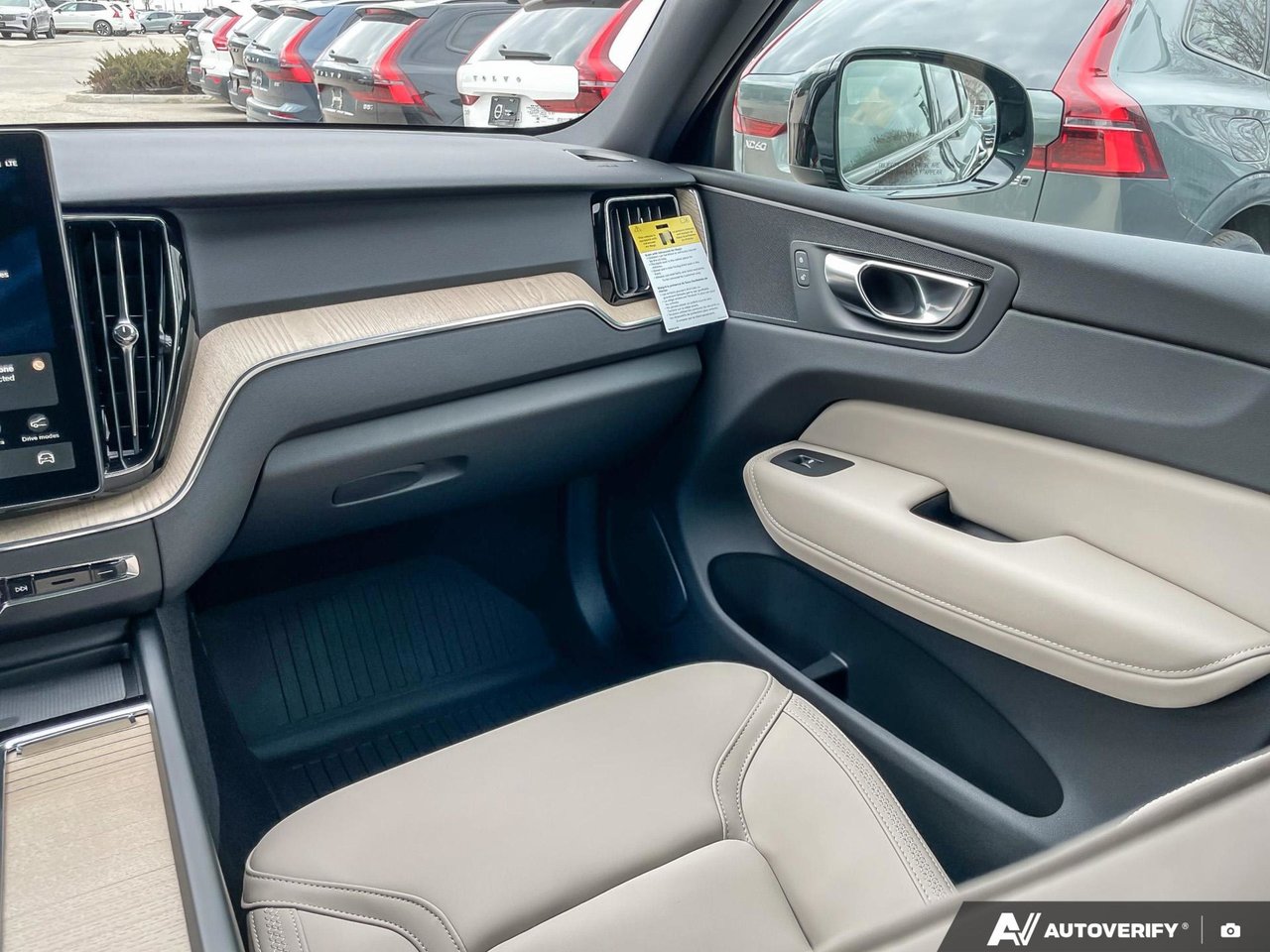 2026 Volvo XC60 Core Dark Theme-25