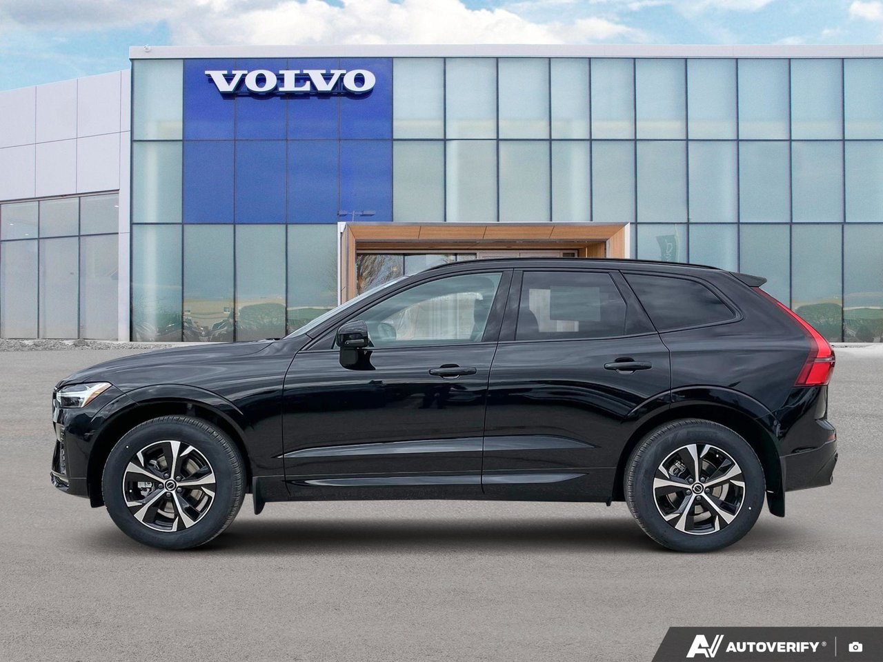 2026 Volvo XC60 Core Dark Theme-2