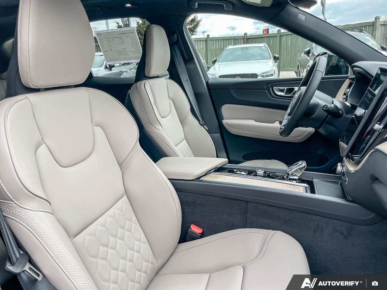2026 Volvo XC60 Core Dark Theme-22