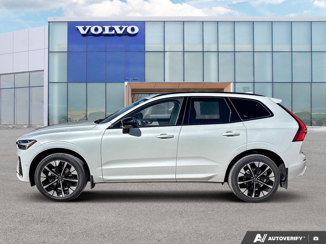 2026 Volvo XC60 Ultra Dark Theme-2
