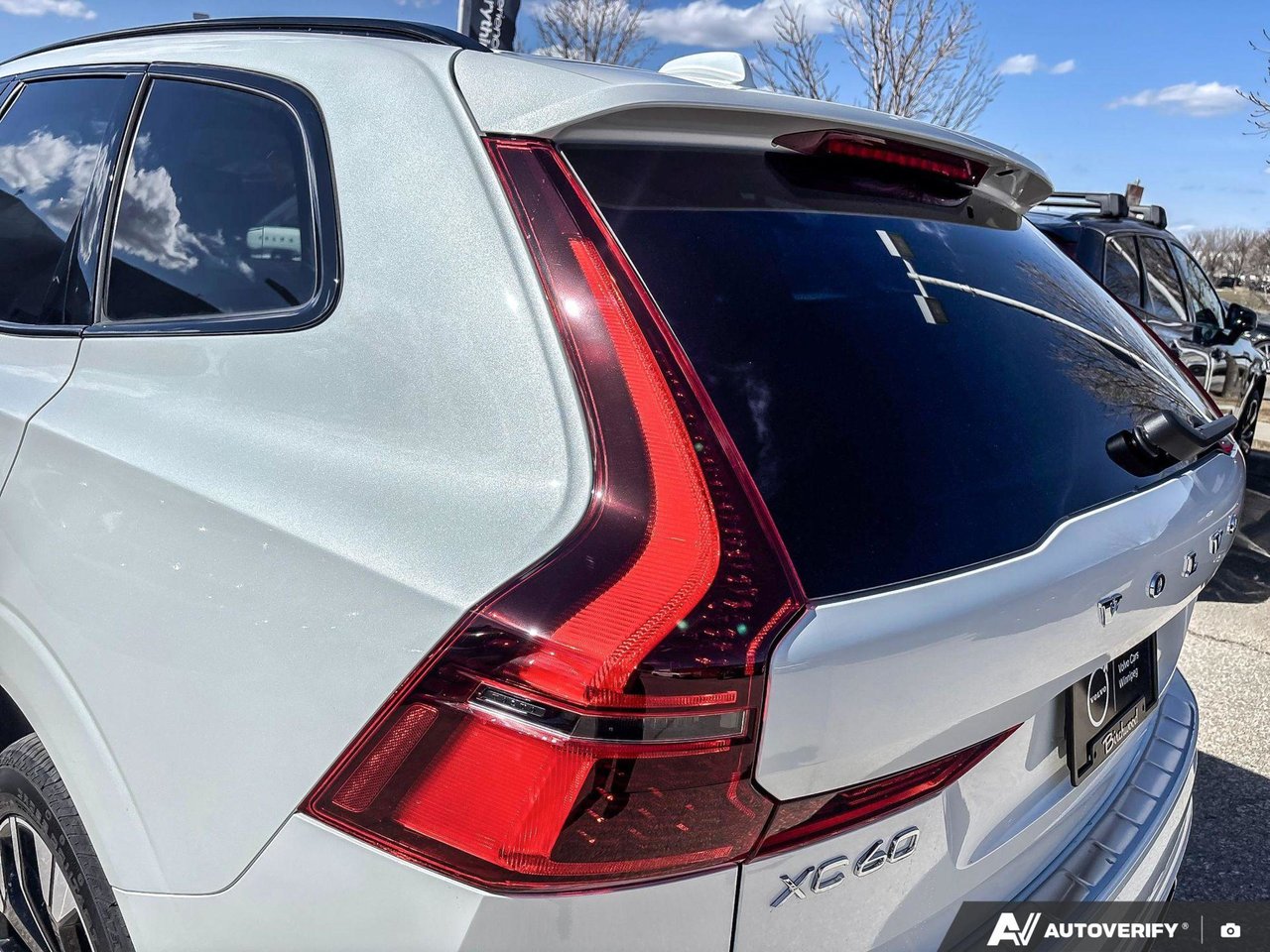 2026 Volvo XC60 Ultra Dark Theme-12