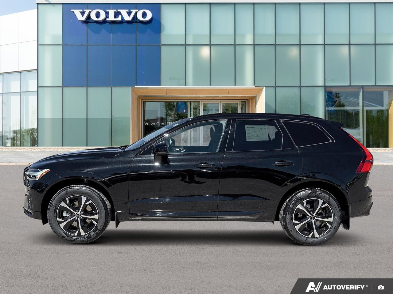 2026 Volvo XC60 Core Dark Theme-2