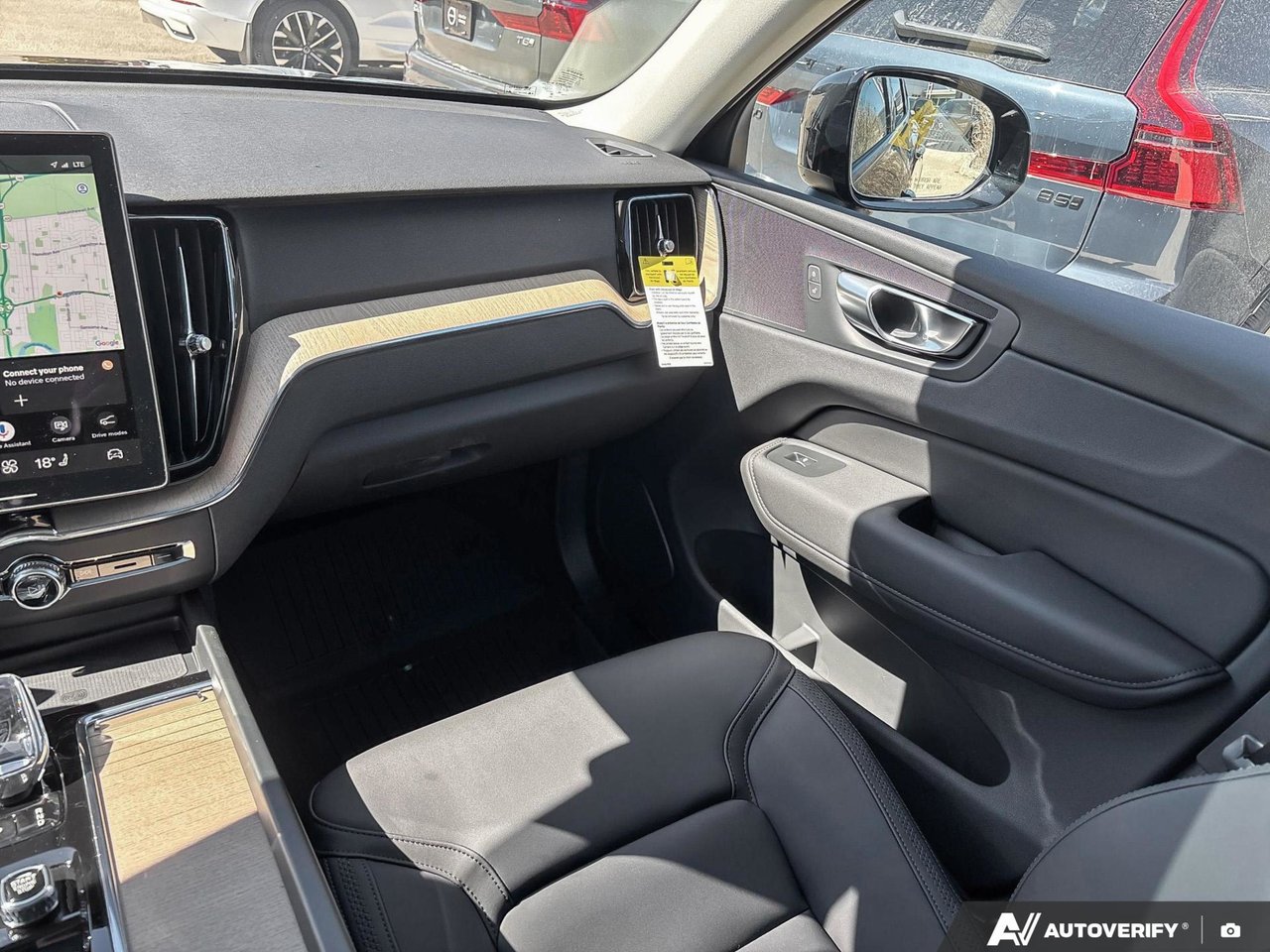 2026 Volvo XC60 Core Dark Theme-25