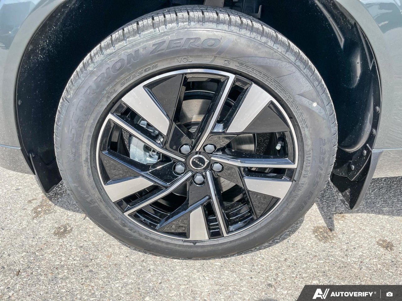 2026 Volvo XC60 Plus Dark Theme-8