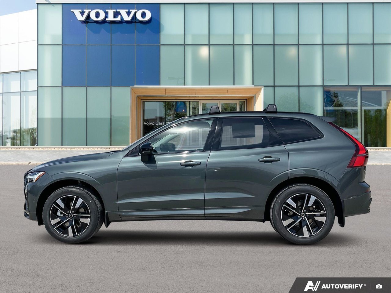 2026 Volvo XC60 Plus Dark Theme-1