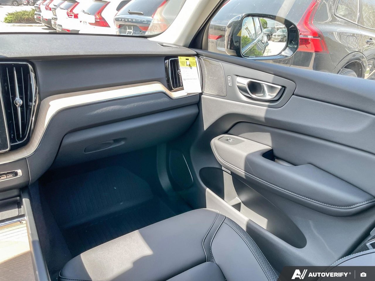 2026 Volvo XC60 Plus Dark Theme-24