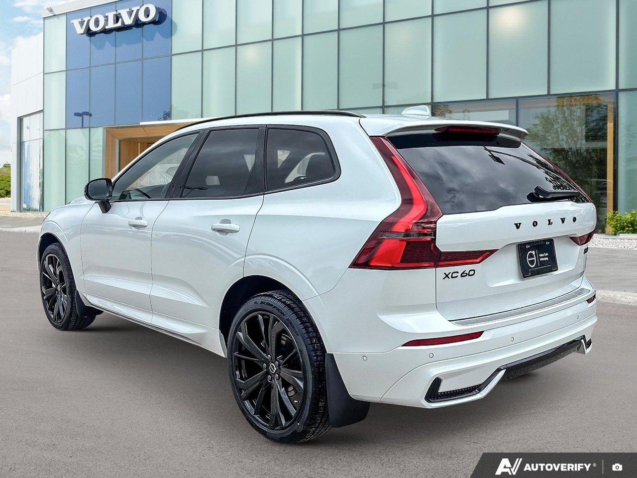 2026 Volvo XC60 Ultra Black Edition-2