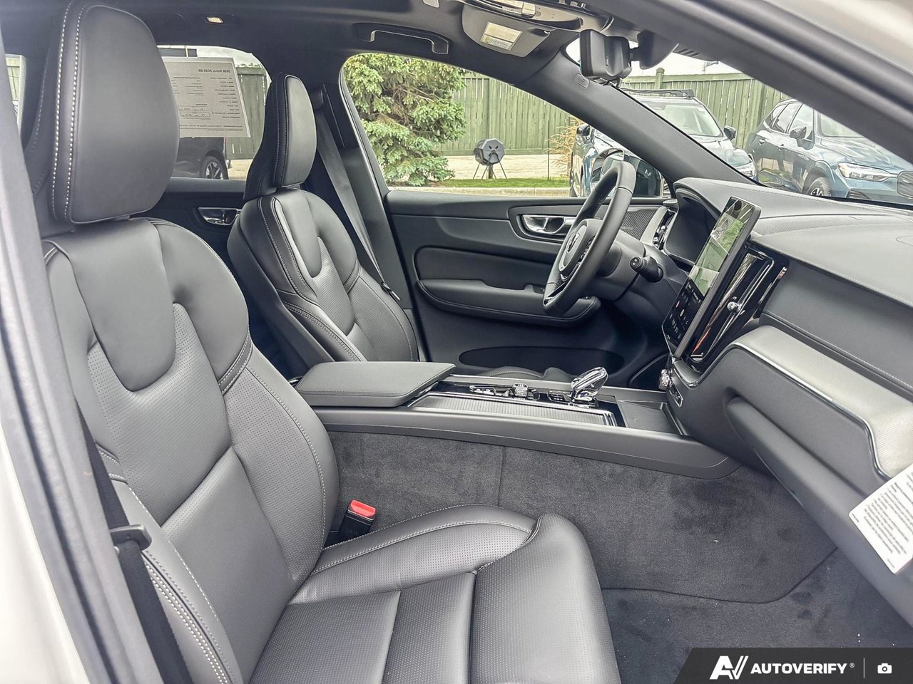 2026 Volvo XC60 Ultra Black Edition-21