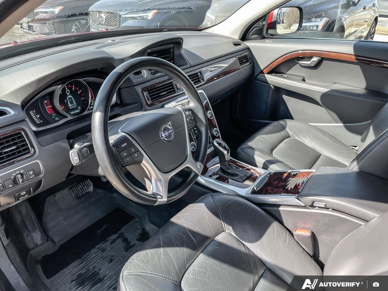 2015 Volvo XC70 T6 Premier Plus-12