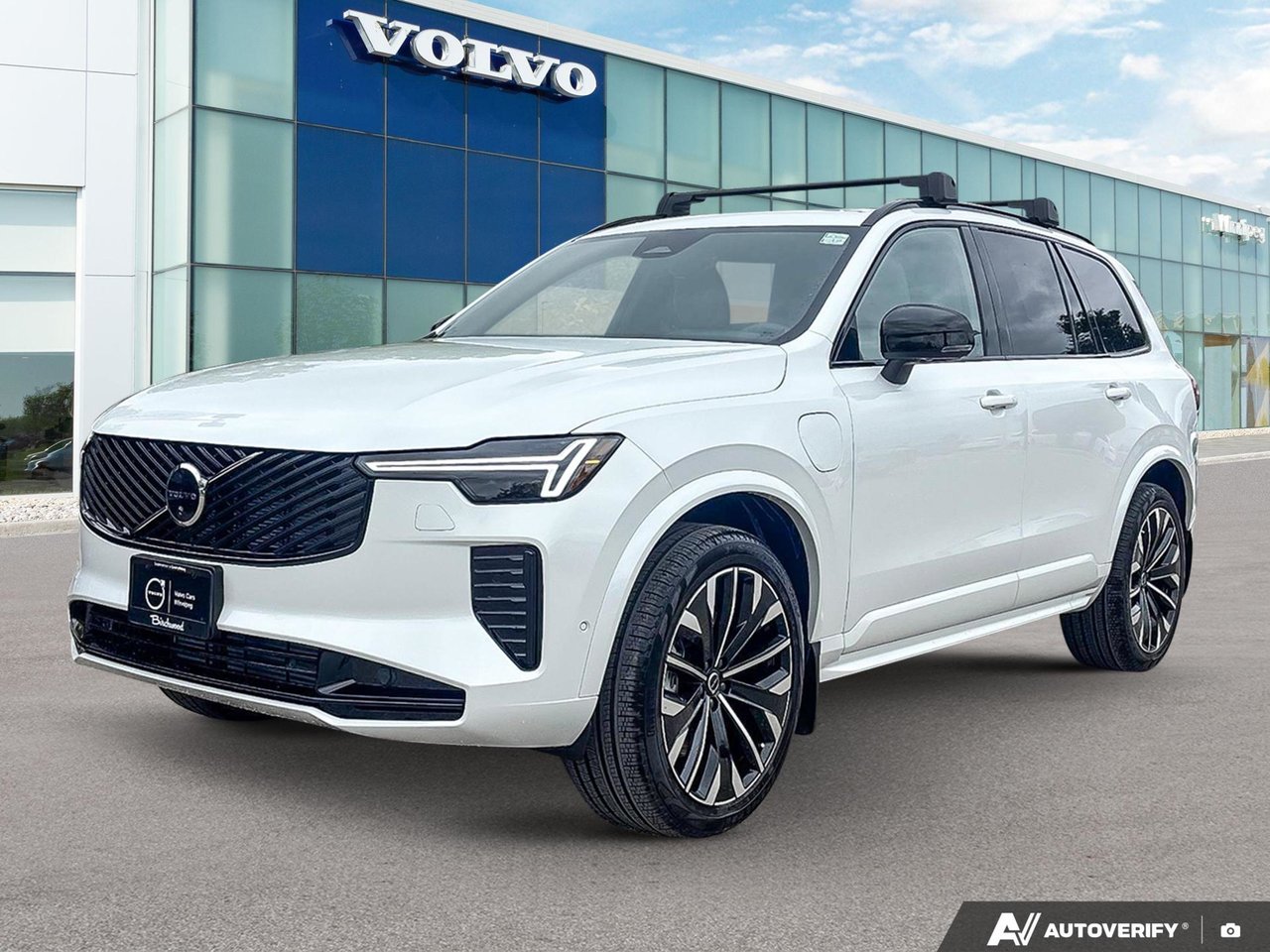 2026 Volvo XC90 Plug-In Hybrid Plus Dark Theme-0