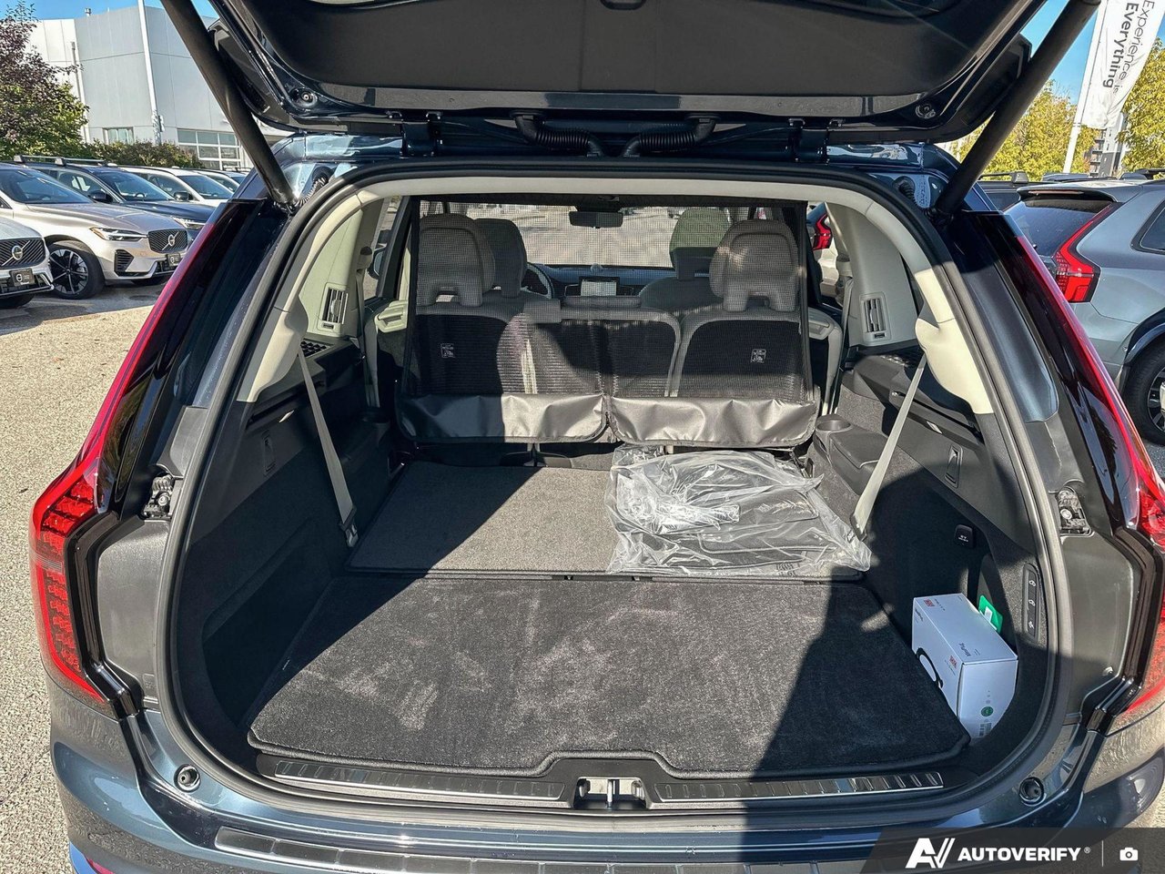 2026 Volvo XC90 Plug-In Hybrid Ultra Bright Theme-8