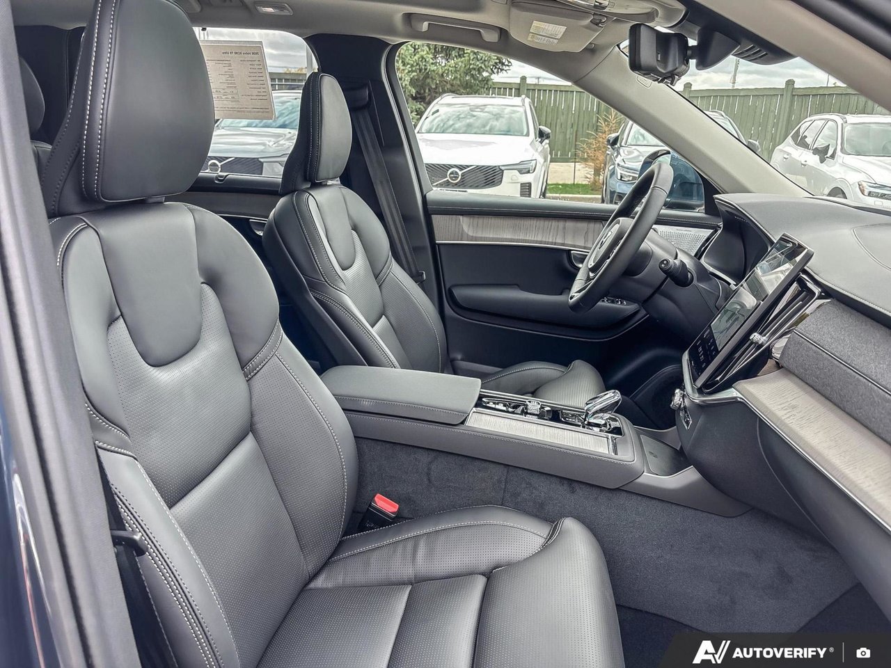 2026 Volvo XC90 Plug-In Hybrid Ultra Bright Theme-22