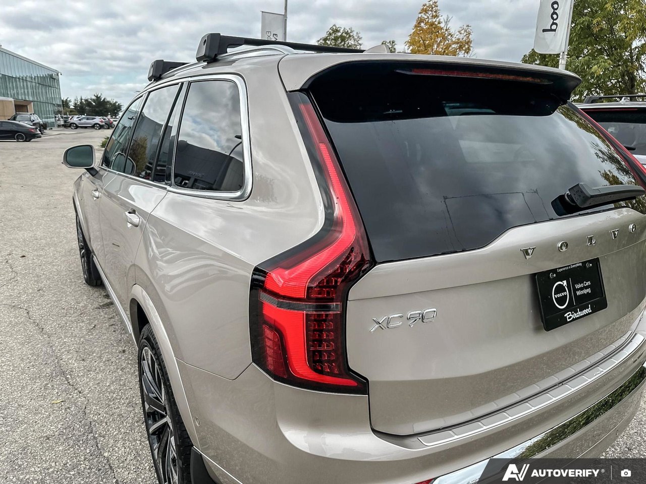 2026 Volvo XC90 Plug-In Hybrid Plus Bright Theme-12