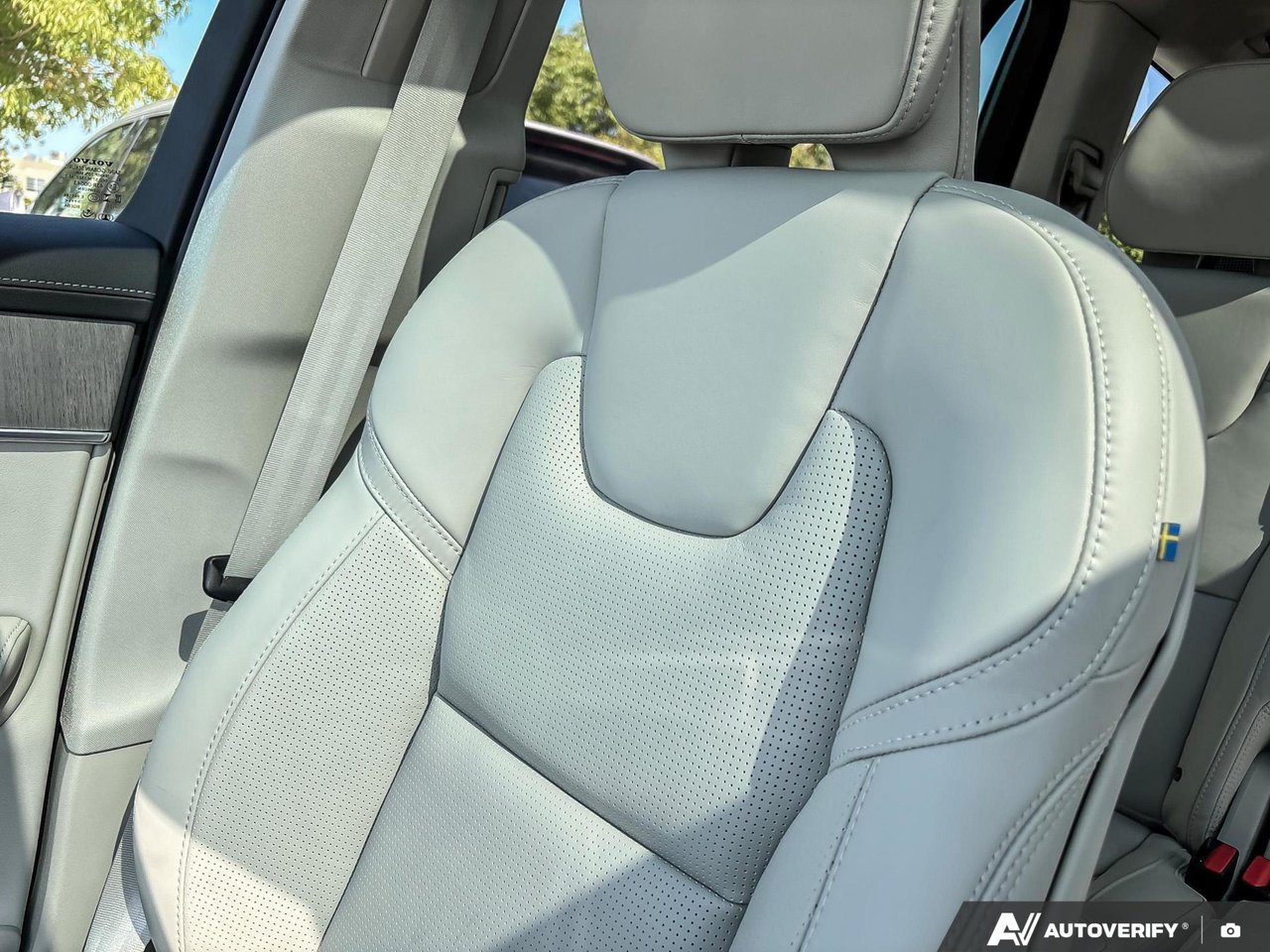 2026 Volvo XC90 Plug-In Hybrid Ultra Dark Theme-20