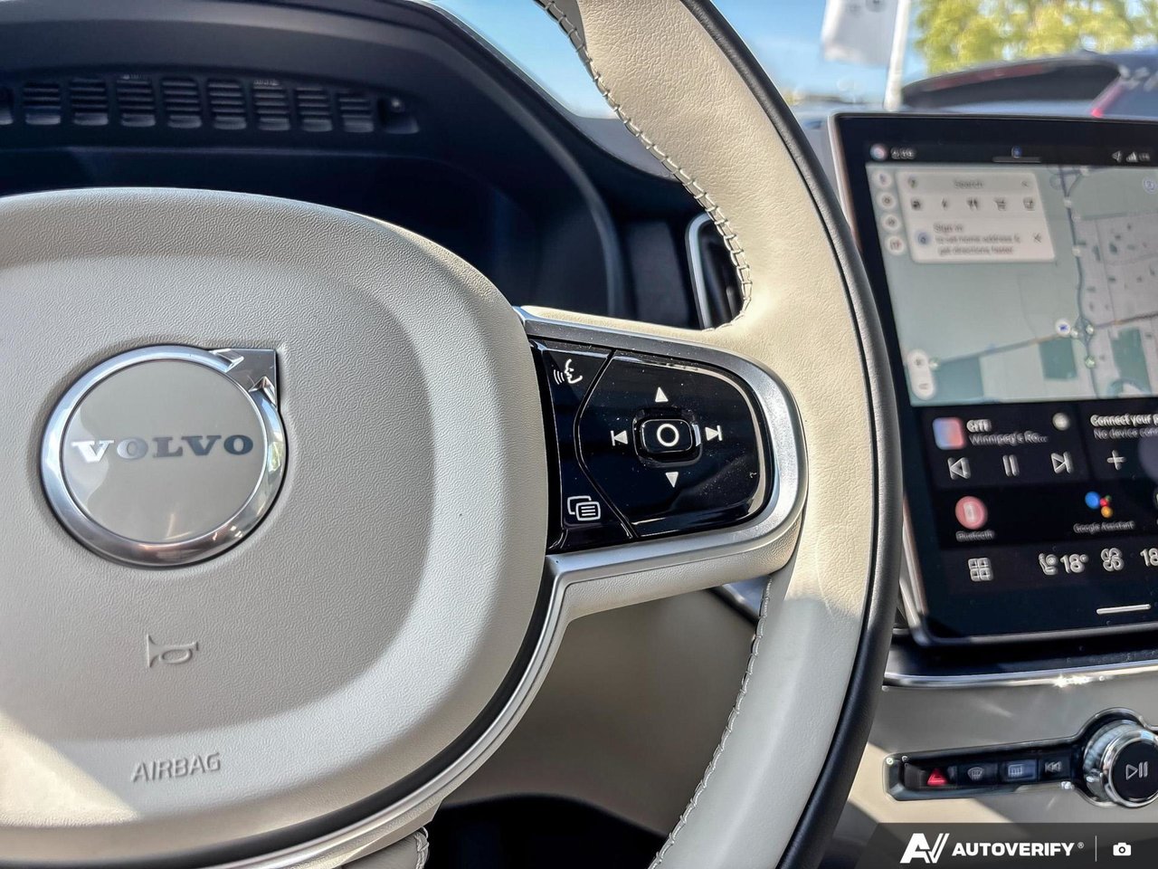 2026 Volvo XC90 Plug-In Hybrid Ultra Dark Theme-16