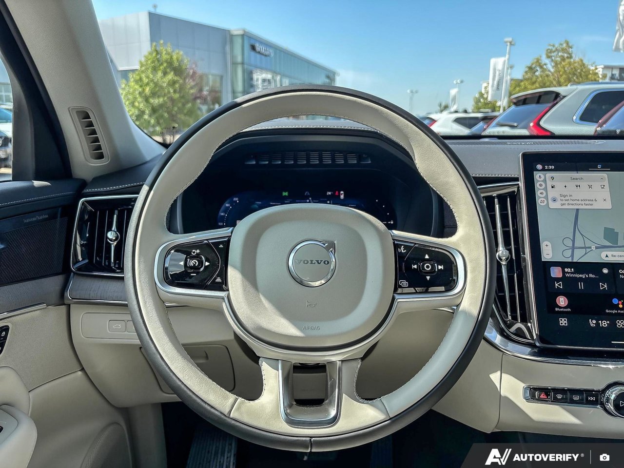 2026 Volvo XC90 Plug-In Hybrid Ultra Dark Theme-14