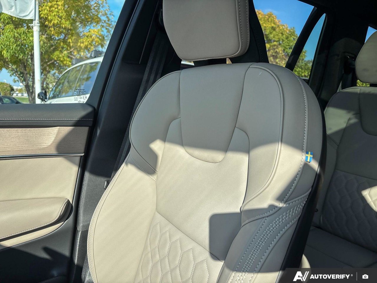 2026 Volvo XC90 Plug-In Hybrid Plus Dark Theme-20