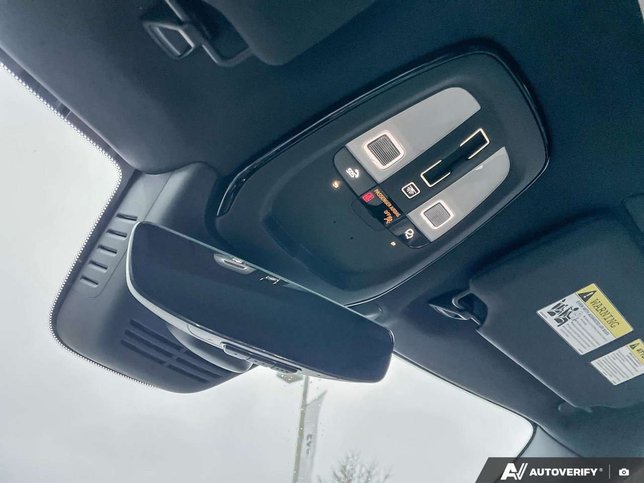 2026 Volvo XC90 Plug-In Hybrid Plus Dark Theme-21