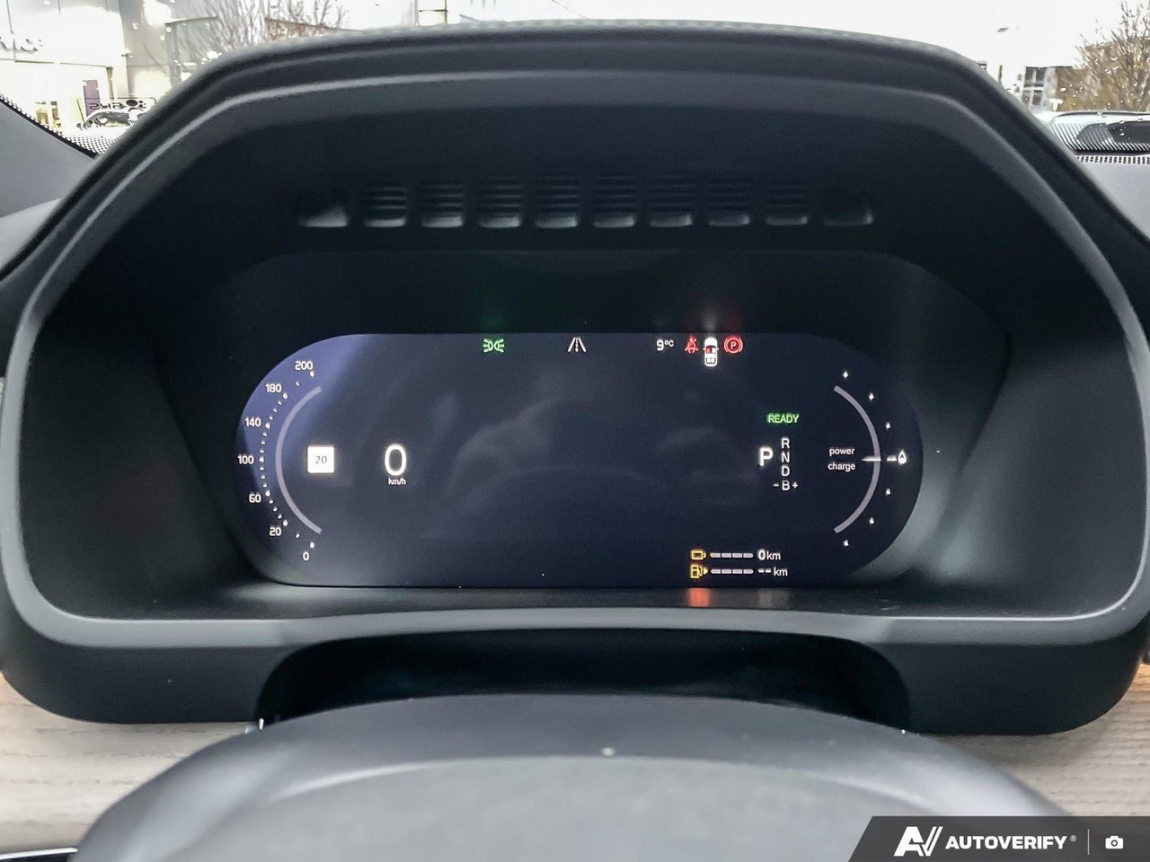 2026 Volvo XC90 Plug-In Hybrid Plus Dark Theme-15