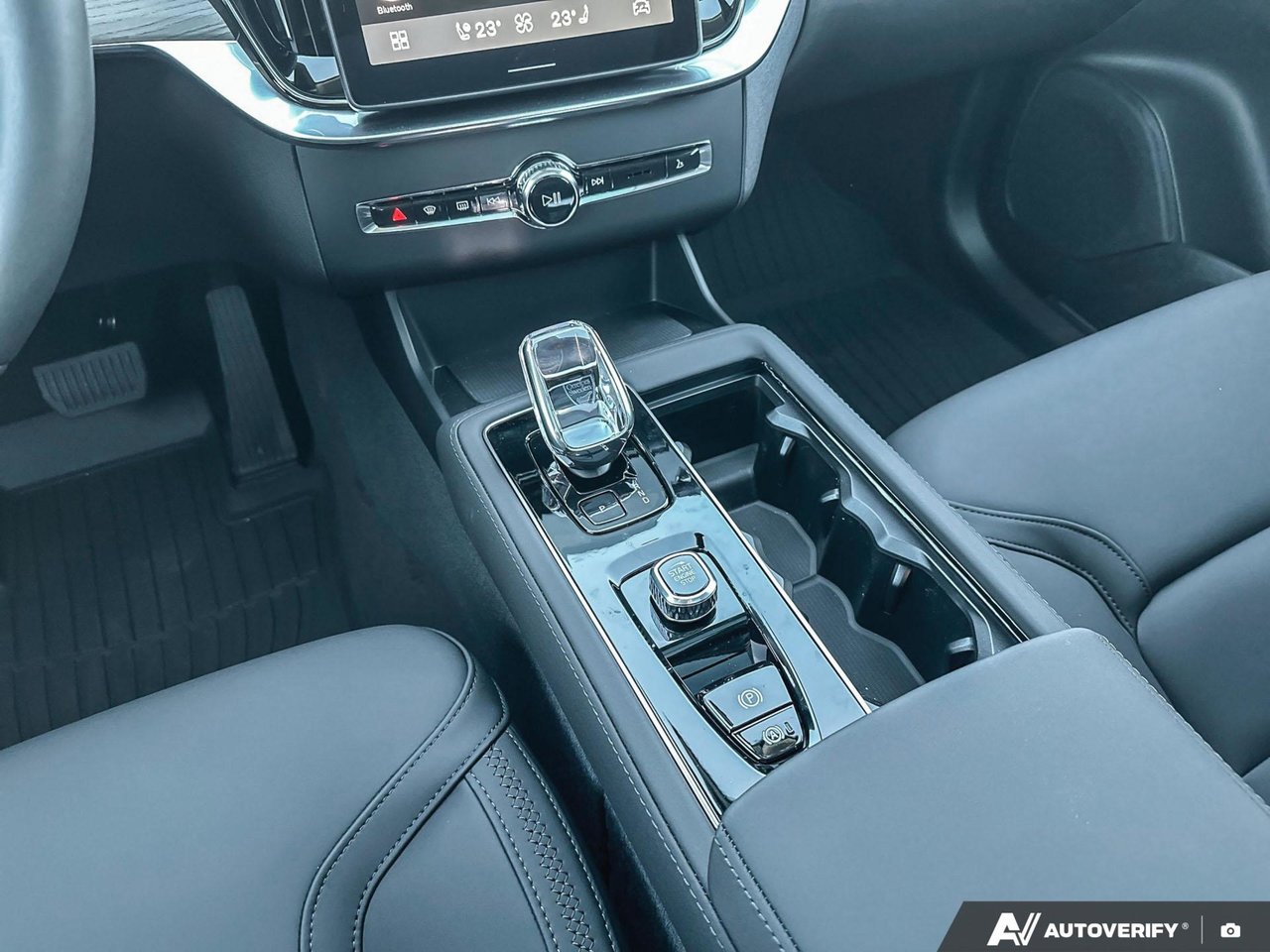 2026 Volvo XC90 Plug-in hybrid Core 7-Seater (Bright Theme)-18