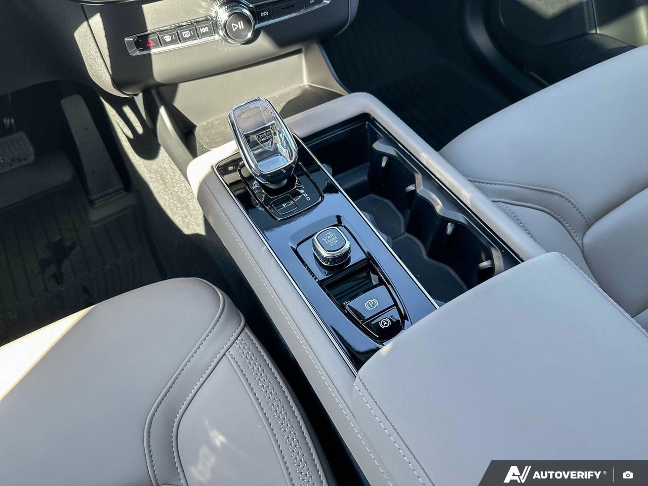 2026 Volvo XC90 Plug-In Hybrid Core Bright Theme-18