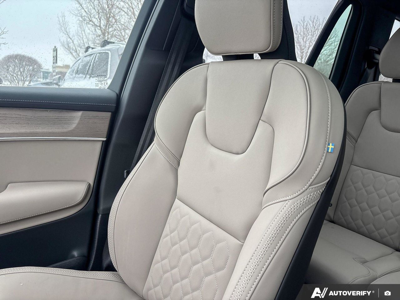 2026 Volvo XC90 Plug-In Hybrid Plus Dark Theme-20