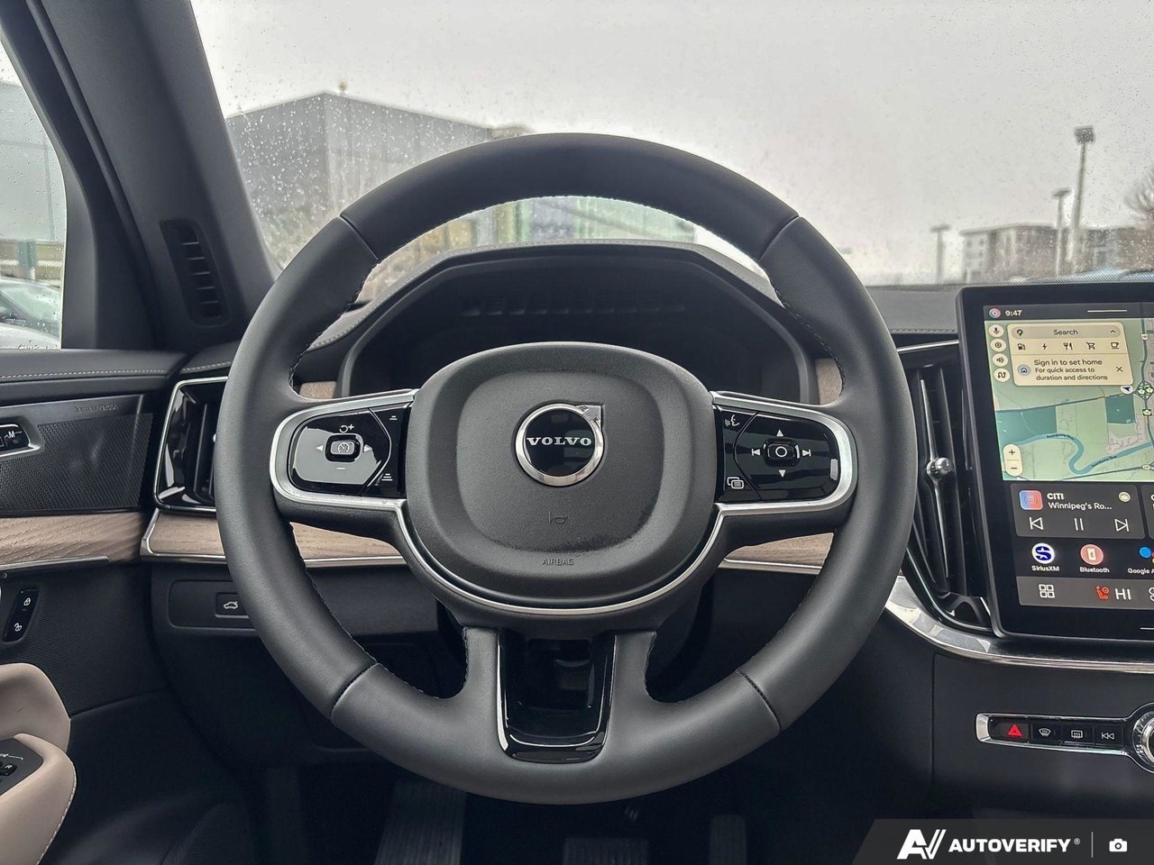2026 Volvo XC90 Plug-In Hybrid Plus Dark Theme-14