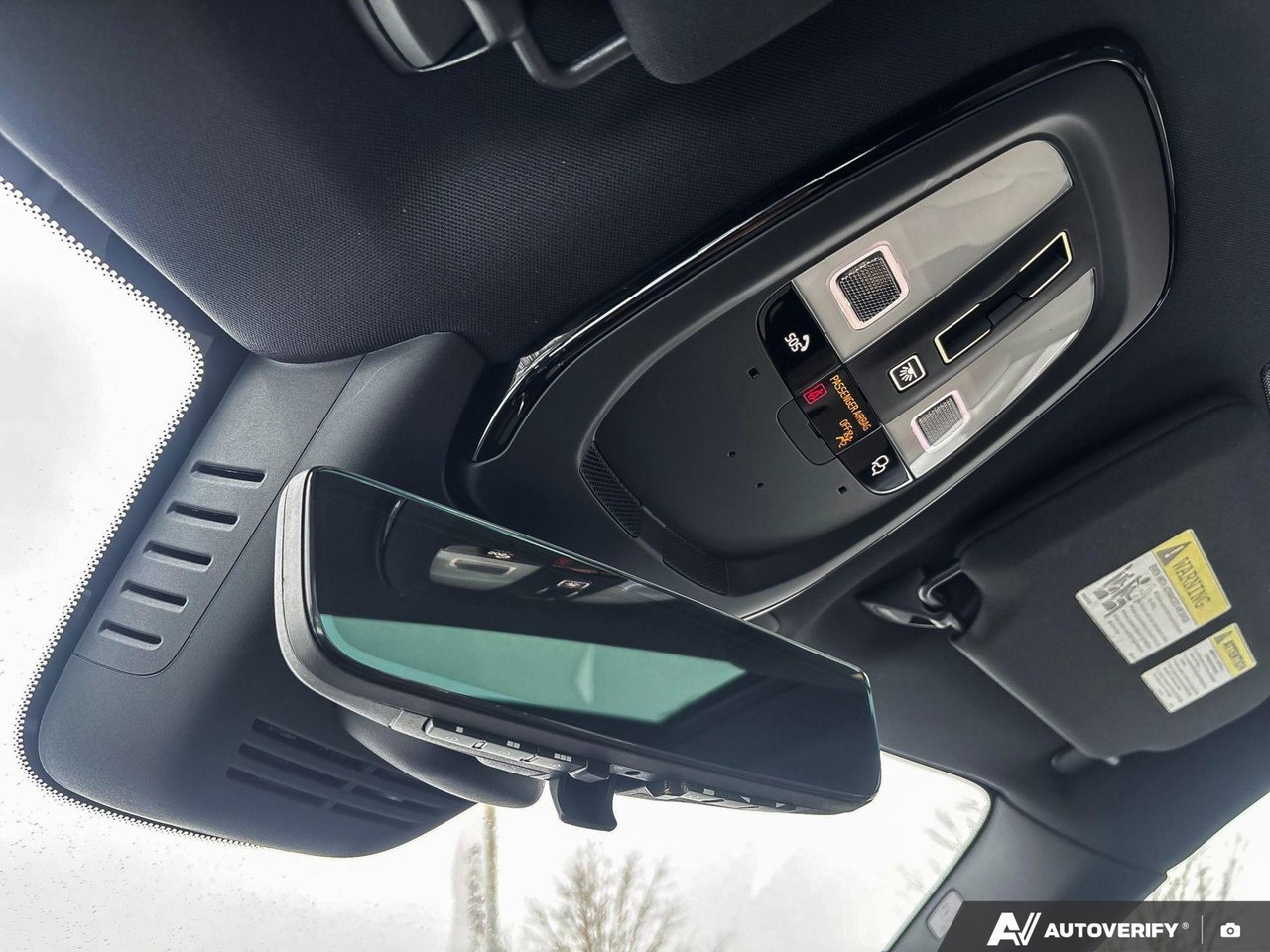 2026 Volvo XC90 Plug-In Hybrid Plus Dark Theme-21