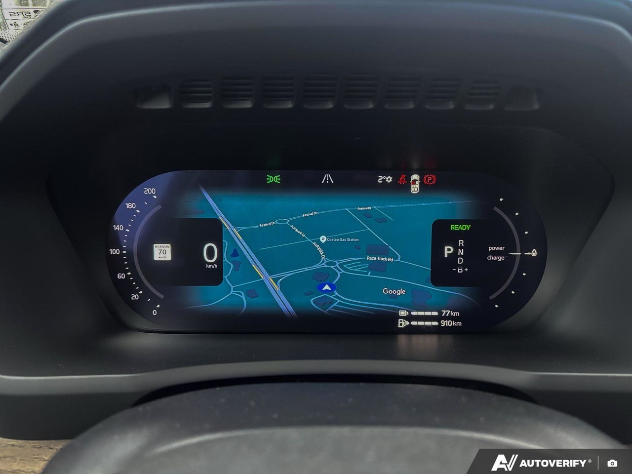 2026 Volvo XC90 Plug-In Hybrid Plus Dark Theme-15