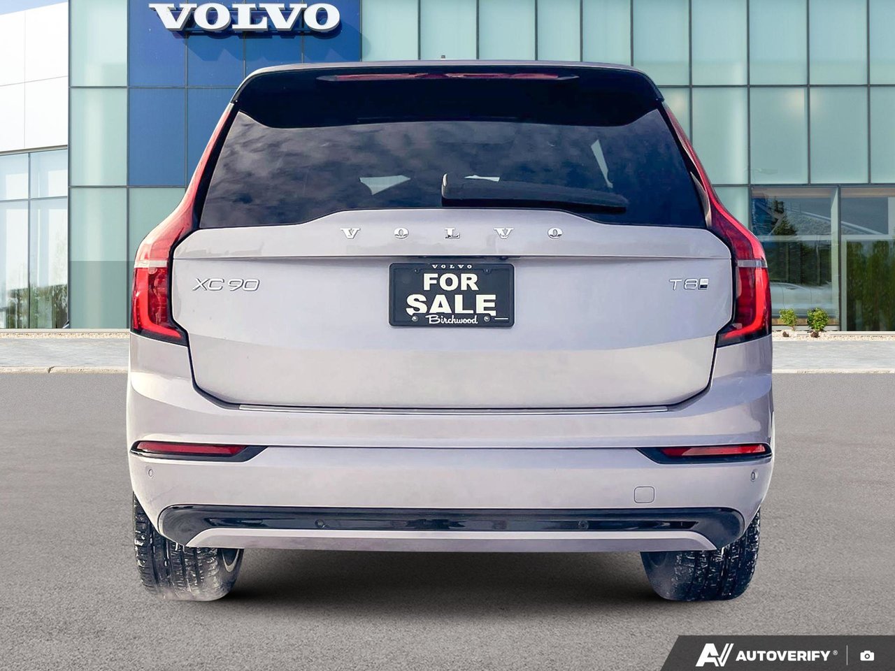 2026 Volvo XC90 Plug-In Hybrid Ultra Dark Theme-4