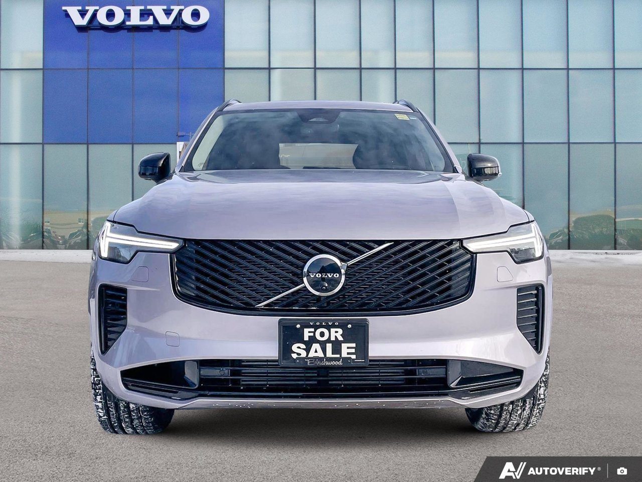 2026 Volvo XC90 Plug-In Hybrid Ultra Dark Theme-4