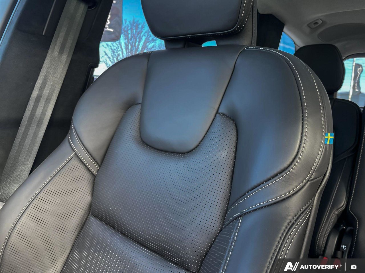 2026 Volvo XC90 Plug-In Hybrid Ultra Dark Theme-19