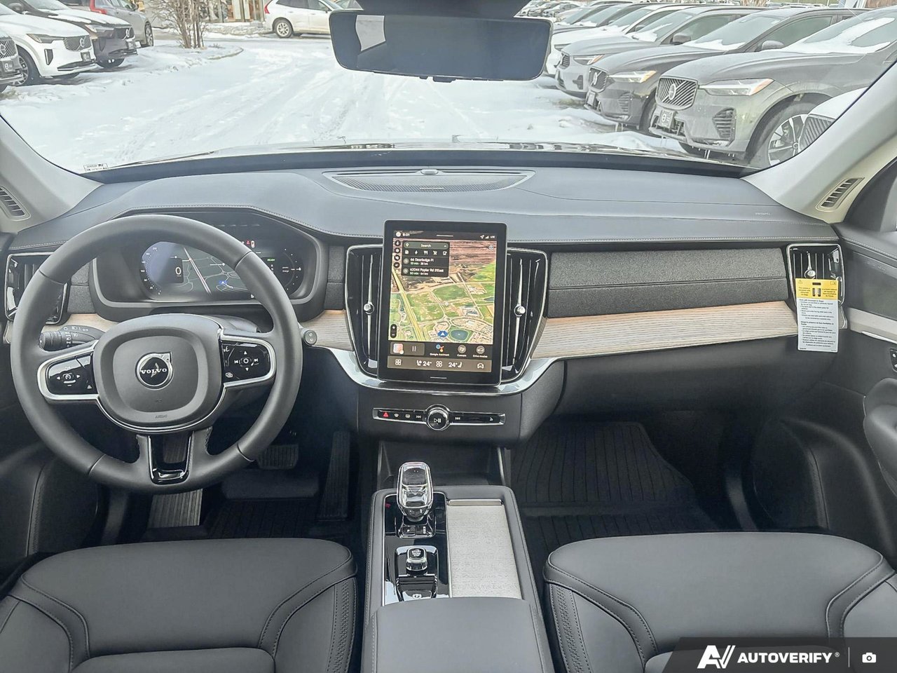 2026 Volvo XC90 Plug-In Hybrid Plus Dark Theme-23