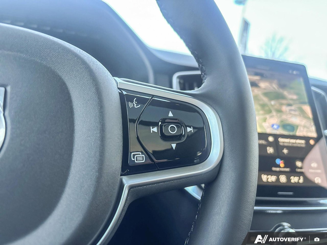 2026 Volvo XC90 Plug-In Hybrid Plus Dark Theme-15