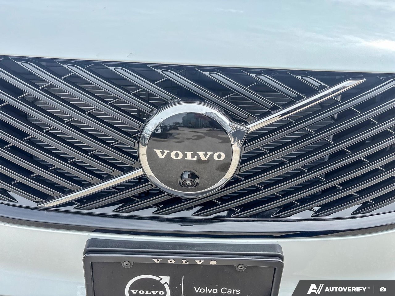 2026 Volvo XC90 Plug-In Hybrid Plus Dark Theme-5