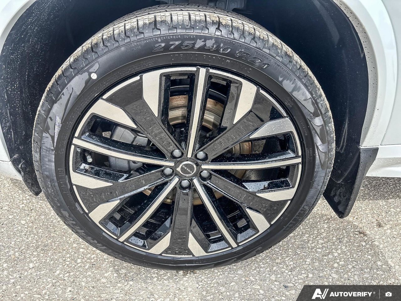 2026 Volvo XC90 Plug-In Hybrid Plus Dark Theme-9