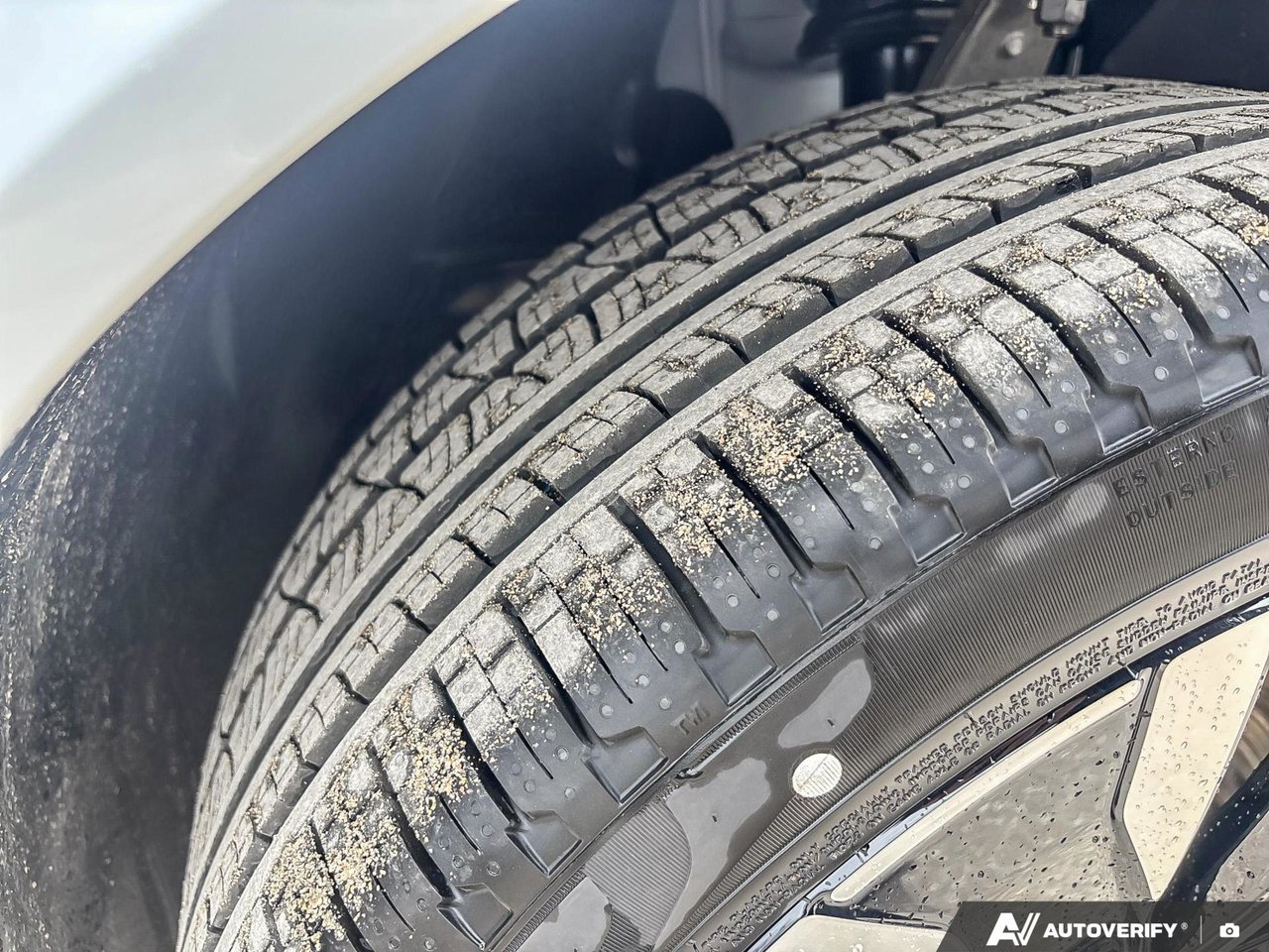 2026 Volvo XC90 Plug-In Hybrid Plus Dark Theme-9