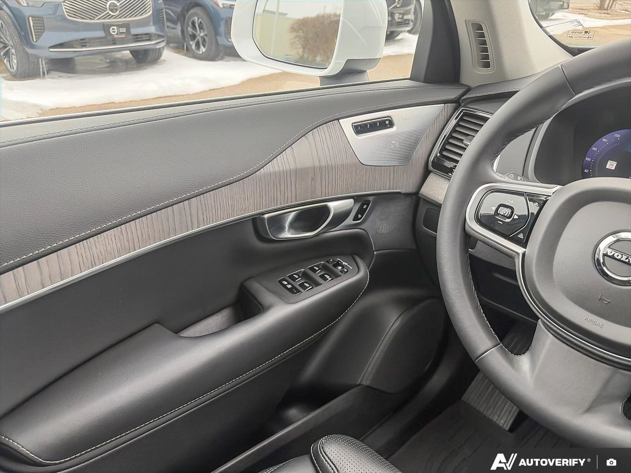 2024 Volvo XC90 Recharge Ultimate Bright Theme-17