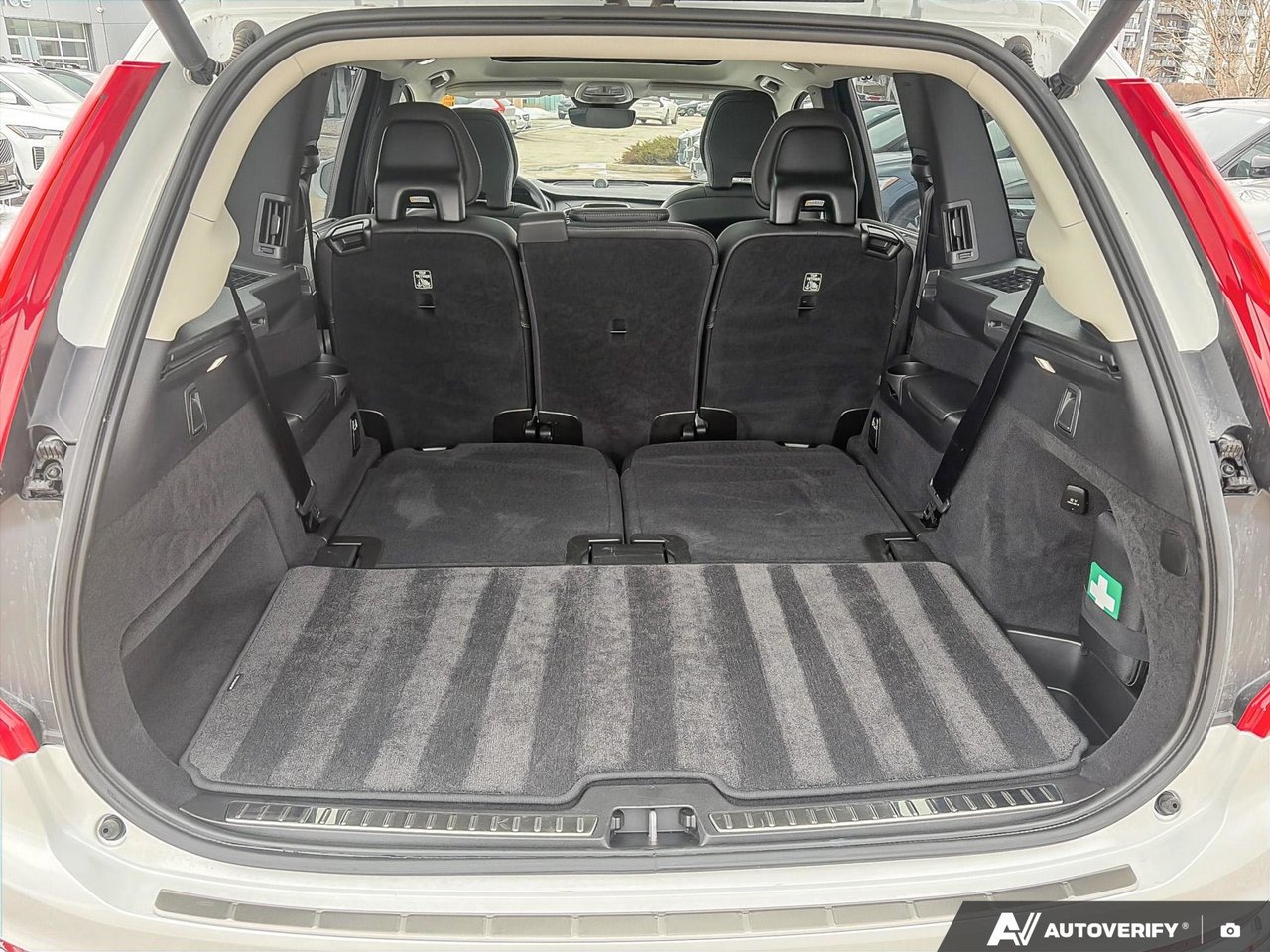 2024 Volvo XC90 Recharge Ultimate Bright Theme-8