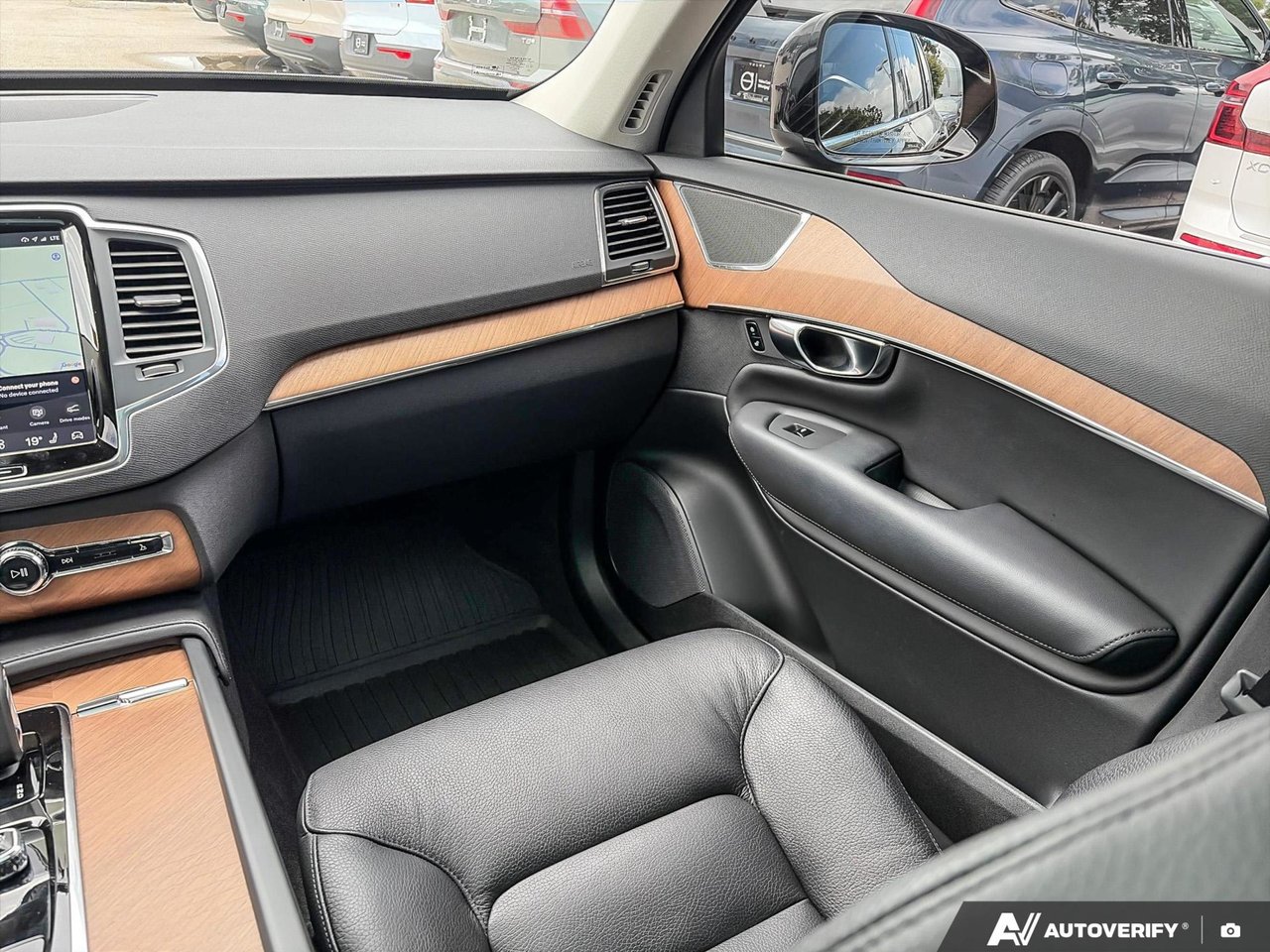 2023 Volvo XC90 Core-24